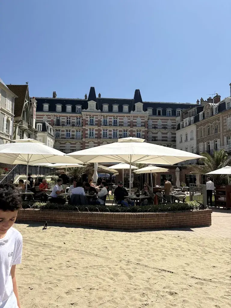 Michael W_Les Docks_Trouville-sur-Mer_review