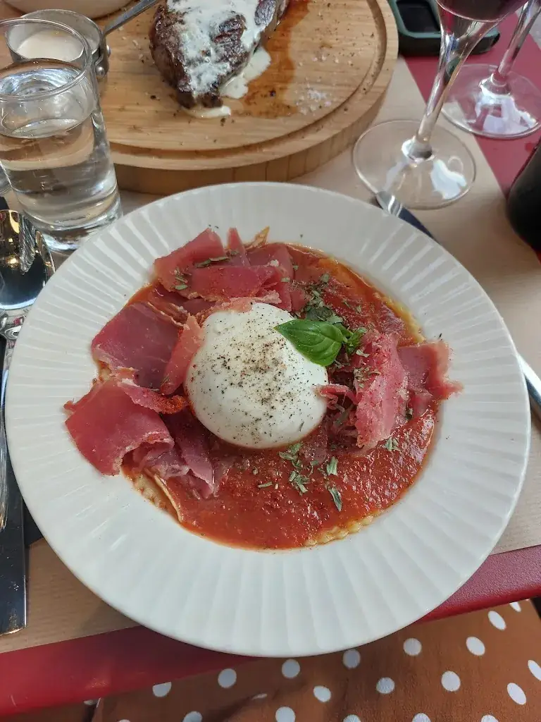 H. Van S._Les Etiquettes_Trouville-sur-Mer_recensione