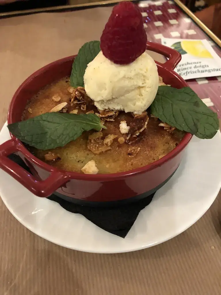 Avi Norman_Les Etiquettes_Trouville-sur-Mer_recensione