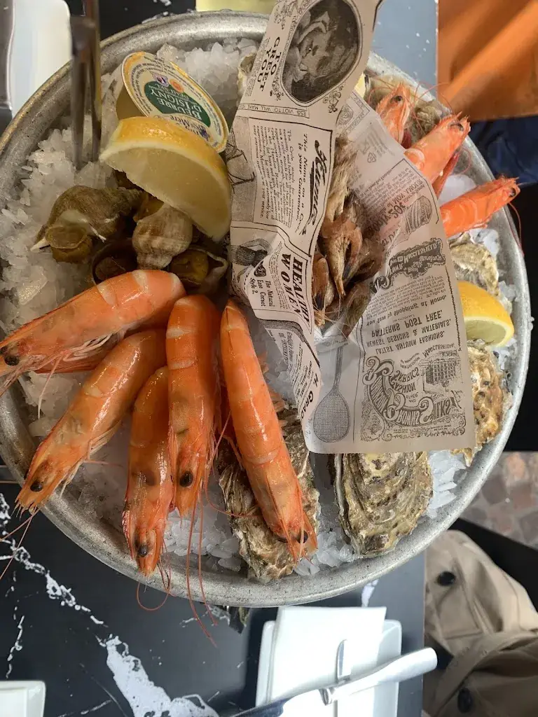 Ivanna S_Marché aux Poissons_Trouville-sur-Mer_review