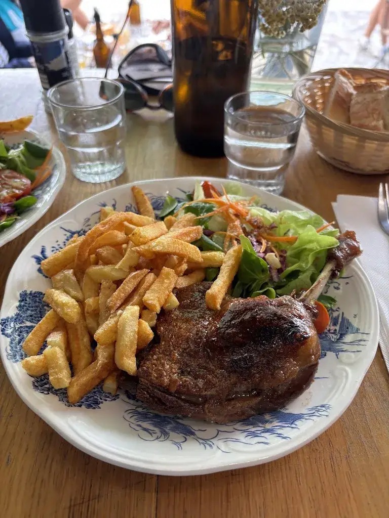 Clément Filliol_La Musette_Trouville-sur-Mer_review