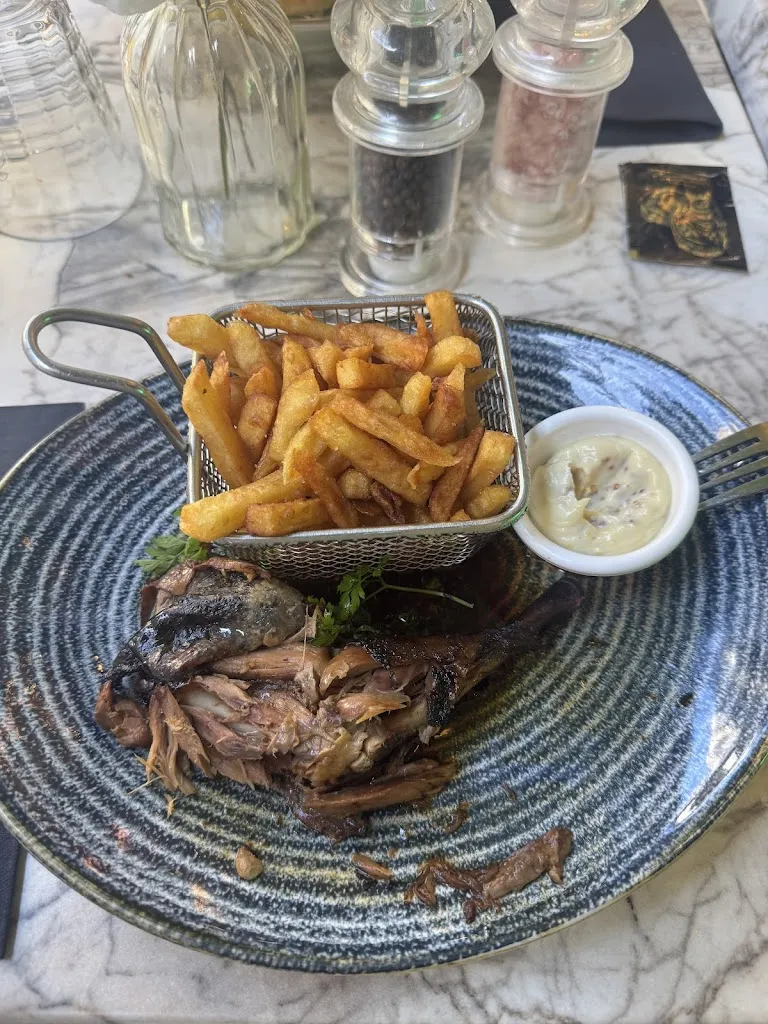 Behrad Jey_La Mer Paulette_Trouville-sur-Mer_review