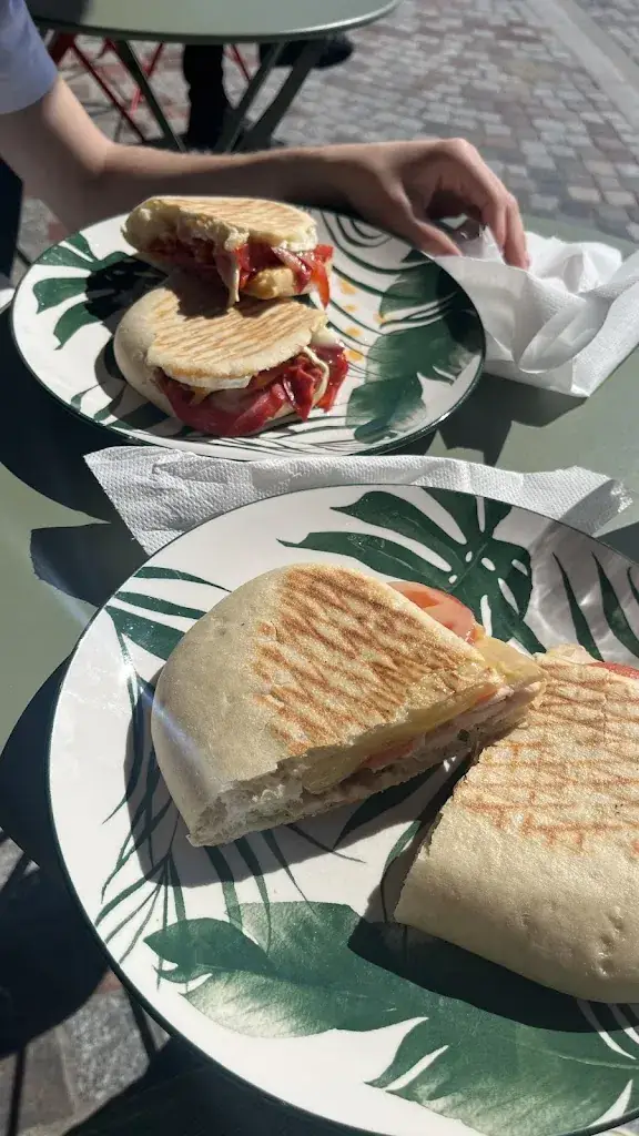 Lucile Ferrand_Acro'Quai_Trouville-sur-Mer_review