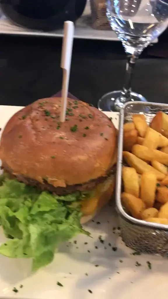 Hôtel Restaurant Les Embruns_Trouville-sur-Mer_slider_image_2