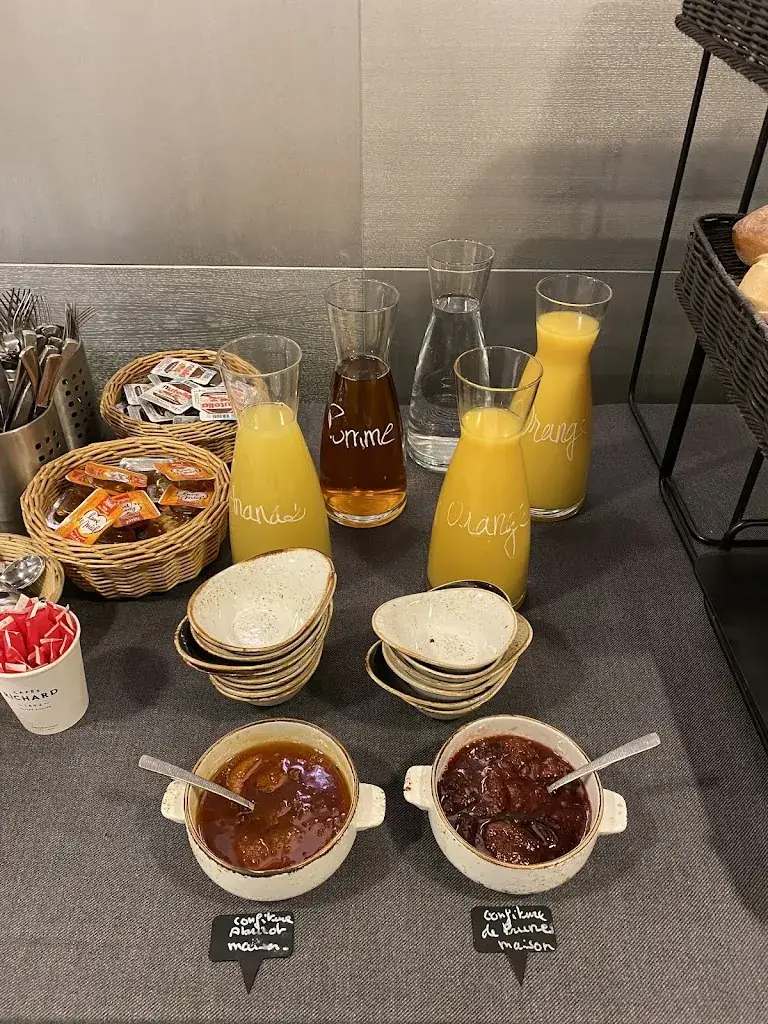 Hôtel Restaurant Les Embruns_Trouville-sur-Mer_slider_image_3