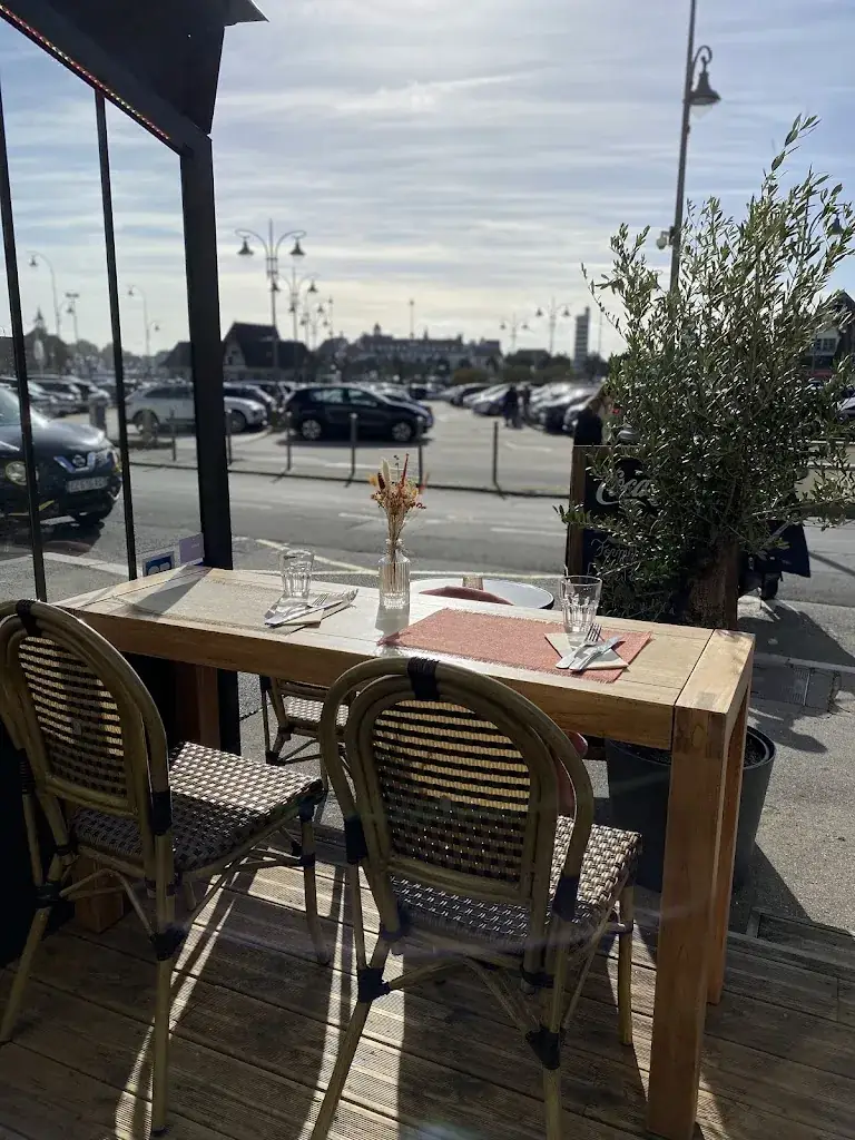 June Trouville ristorante a Trouville-sur-Mer
