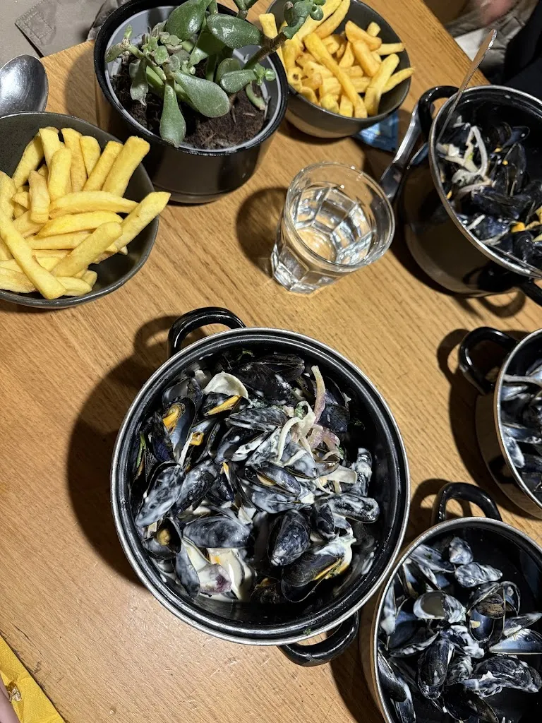 Emily Reculard_Le Vieux Normand_Trouville-sur-Mer_review