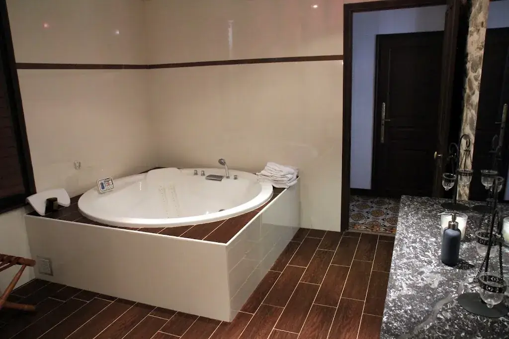 Manoir de la Queue Du Renard_Villers-Bocage_slider_image_1