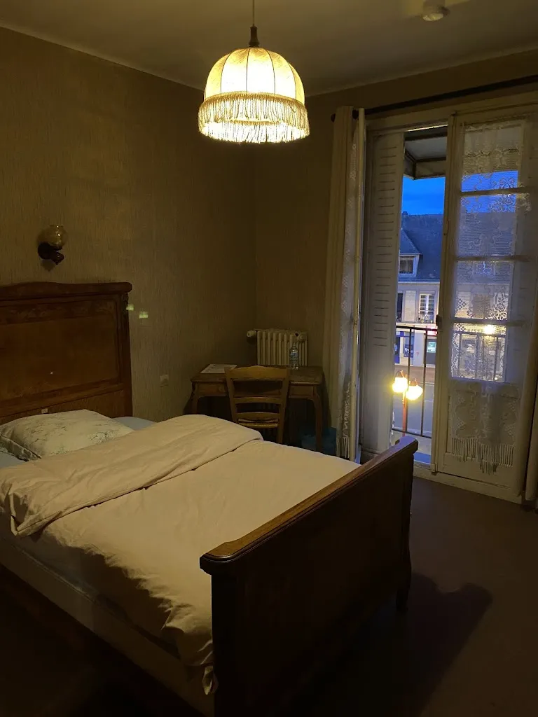 Vasyl Voloshyn_Le Soleil d'Or_Vimoutiers_review