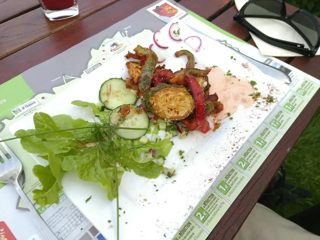 Karen Leech_La Maison du Vert_Ticheville_review