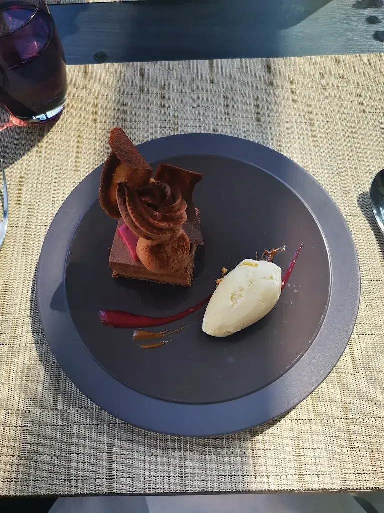 Samantha Felice Cheung_Manoir de la Pommeraie_Normandie_review