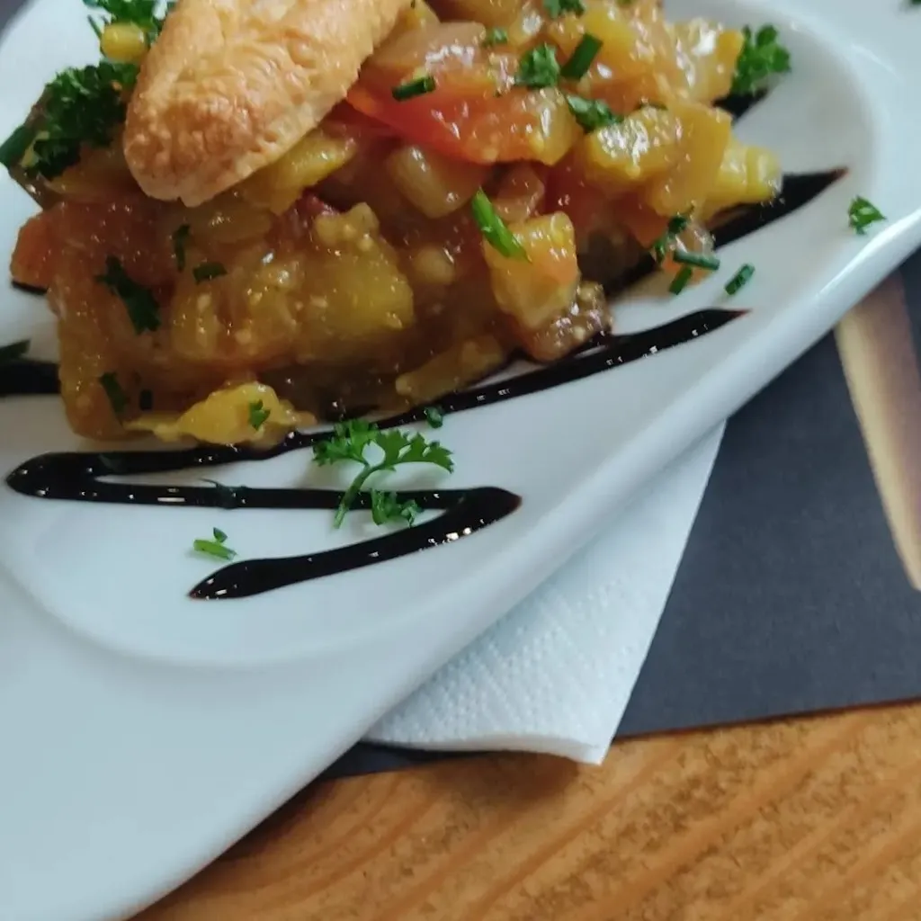 kilian leclerc_The Theater Café_Normandie_review