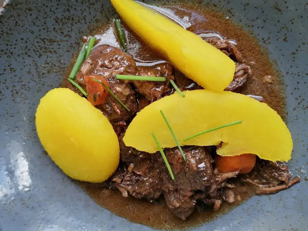 James Russell_Le 89_Abzac_review