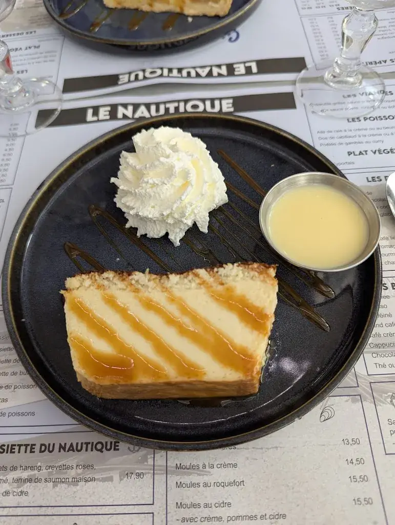 Mehmet Alp Sümer_Le Nautique_Yport_review