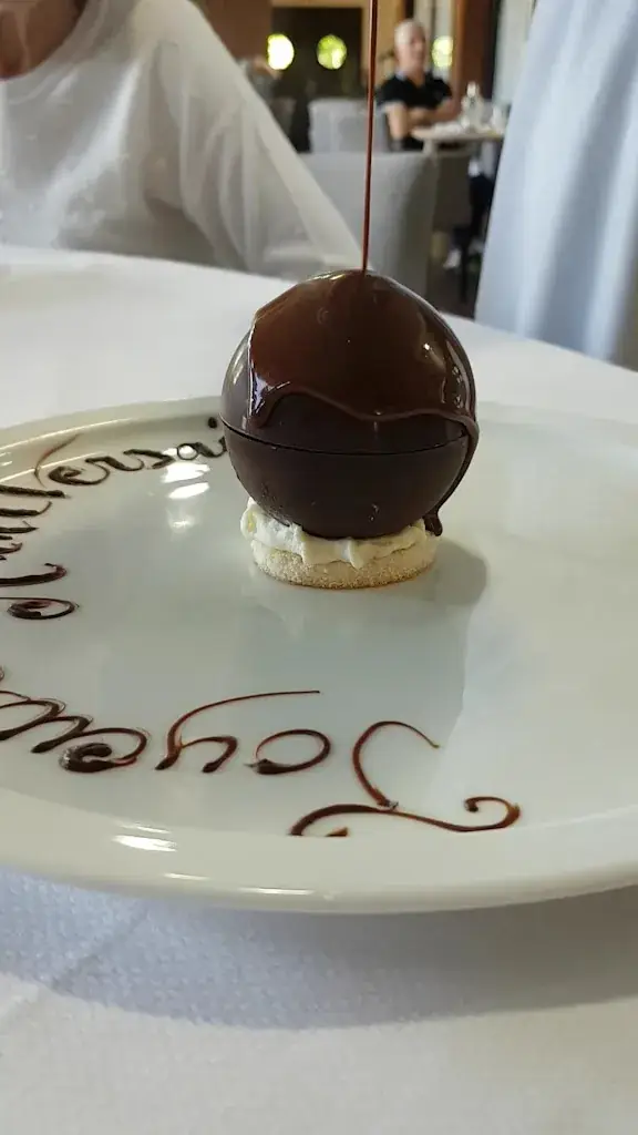 Restaurant Du Pont de Jons_Jons_slider_image_2