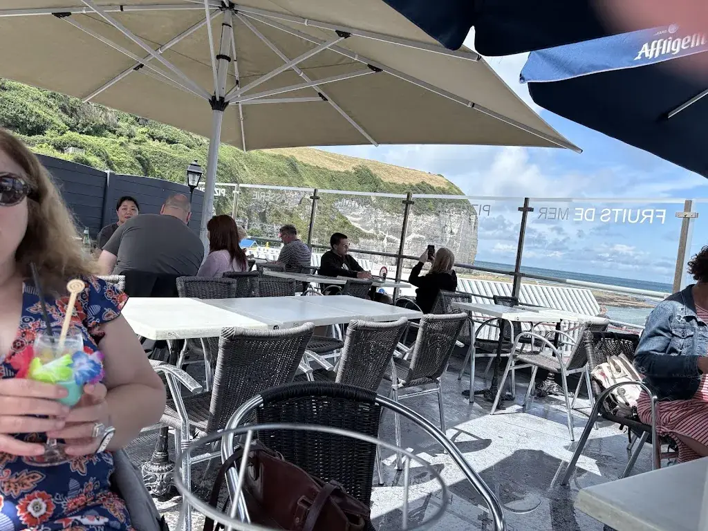 Le Petit Saint Pierre restaurant in Yport