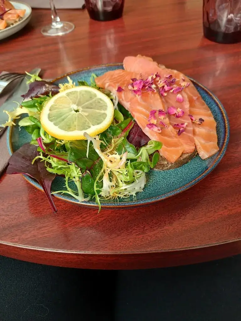 ONCE UPON A TIME RESTAURANT_Jons_slider_image_3