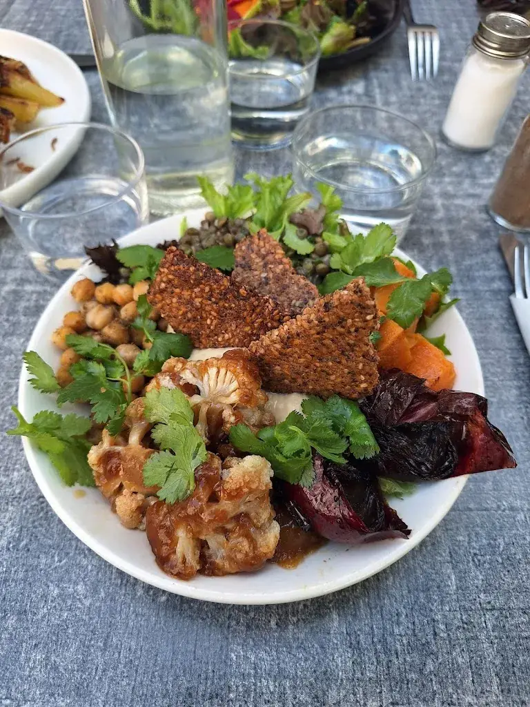 Elena Z._Quarts coffee kitchen_Agen_review