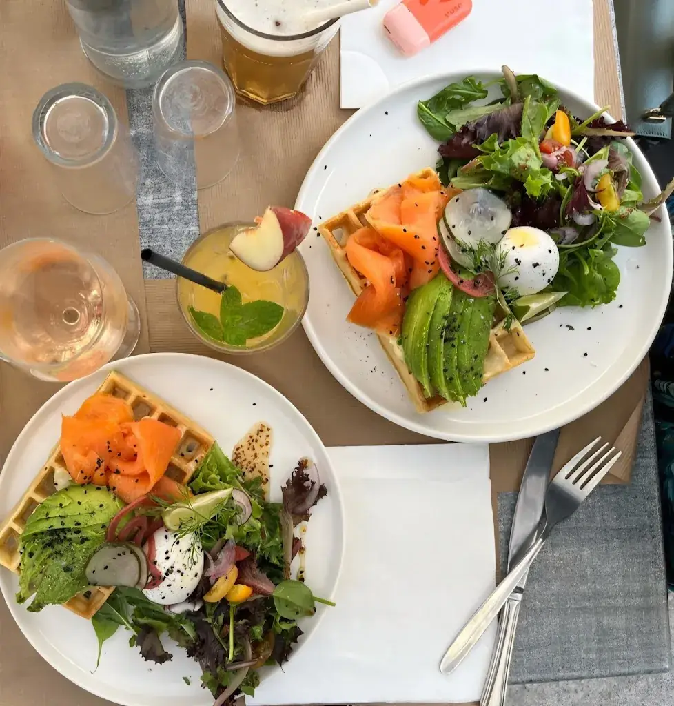 Quarts coffee kitchen_Agen_slider_image_3