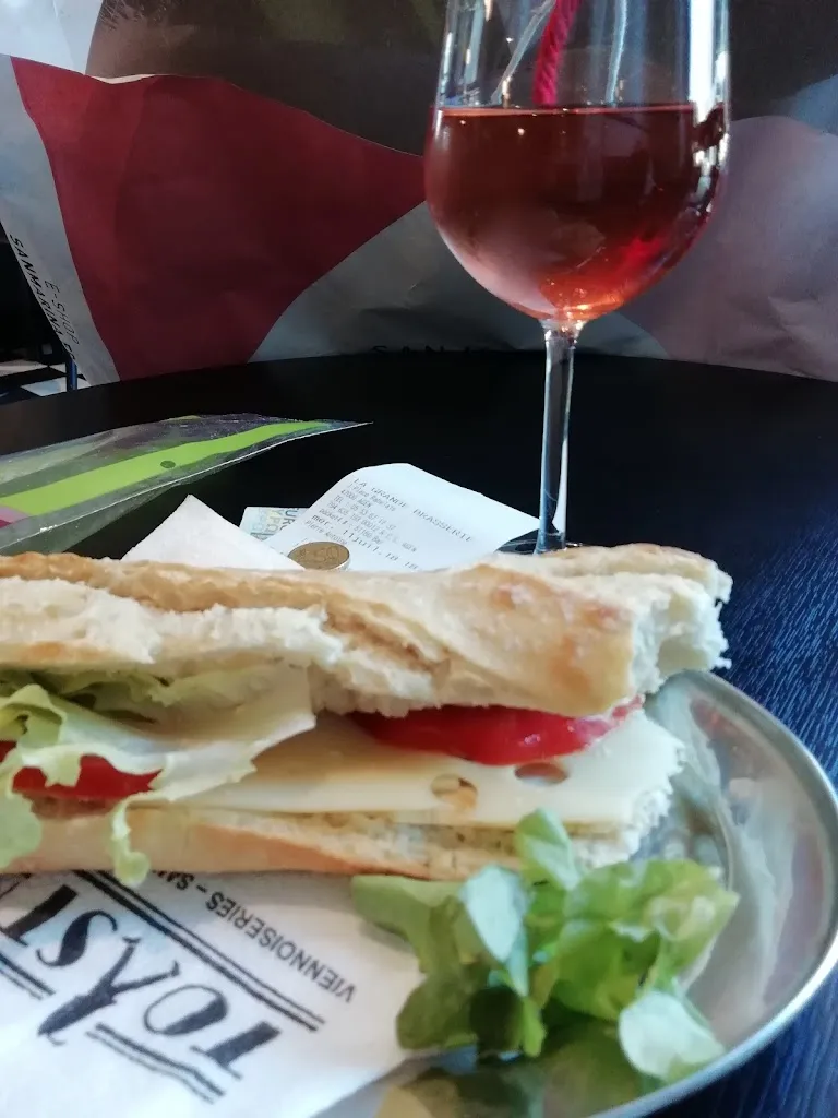 Catherine De La Cruz_La Grande Brasserie_Agen_review
