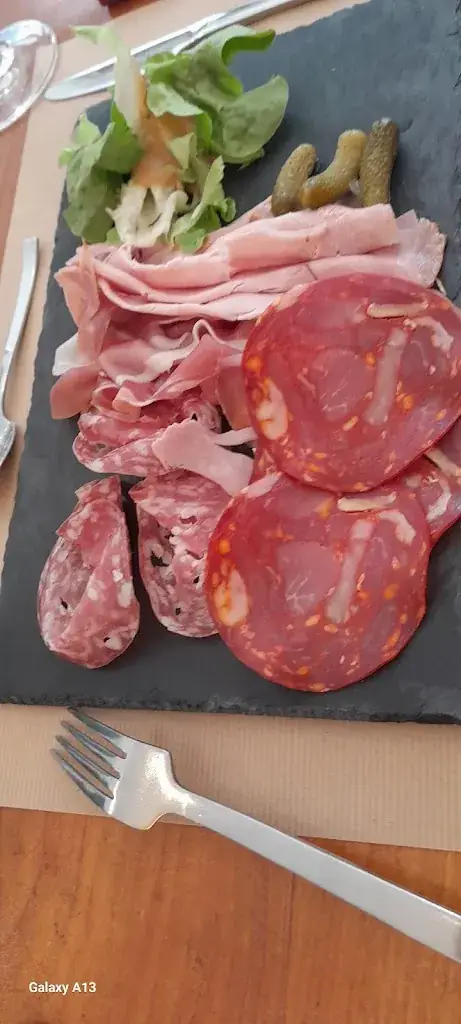 Bruno Tav_La cantine du château_Jujurieux_review