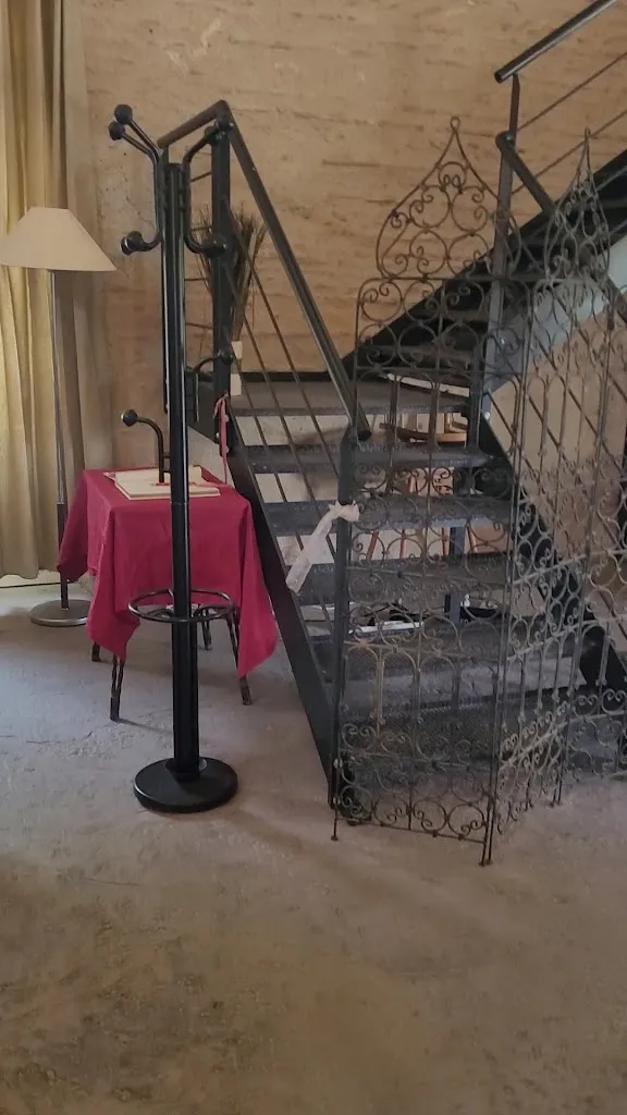 Castle of Lacaze_Aiguillon_slider_image_2