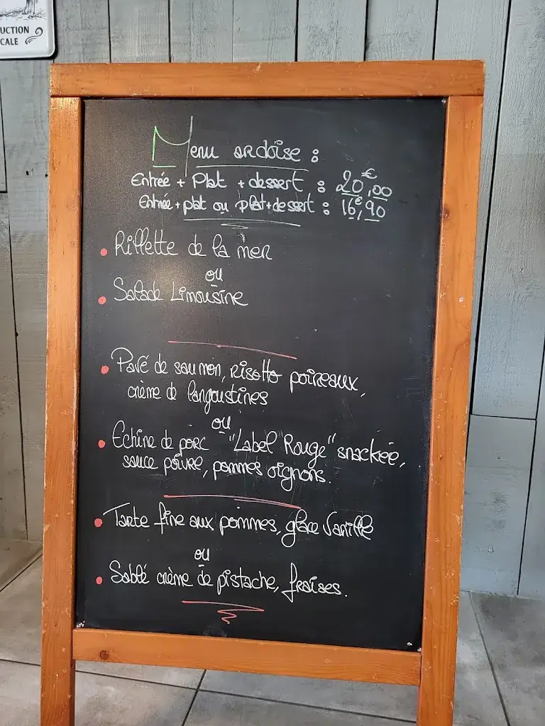 Vanessa 23_L'ESCALE_Saunière_review