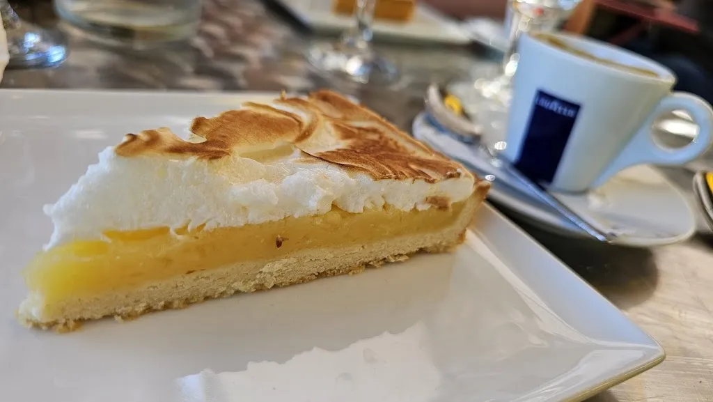 Sebastien Despin_La Petite Calèche_Saint-Michel-de-Veisse_review