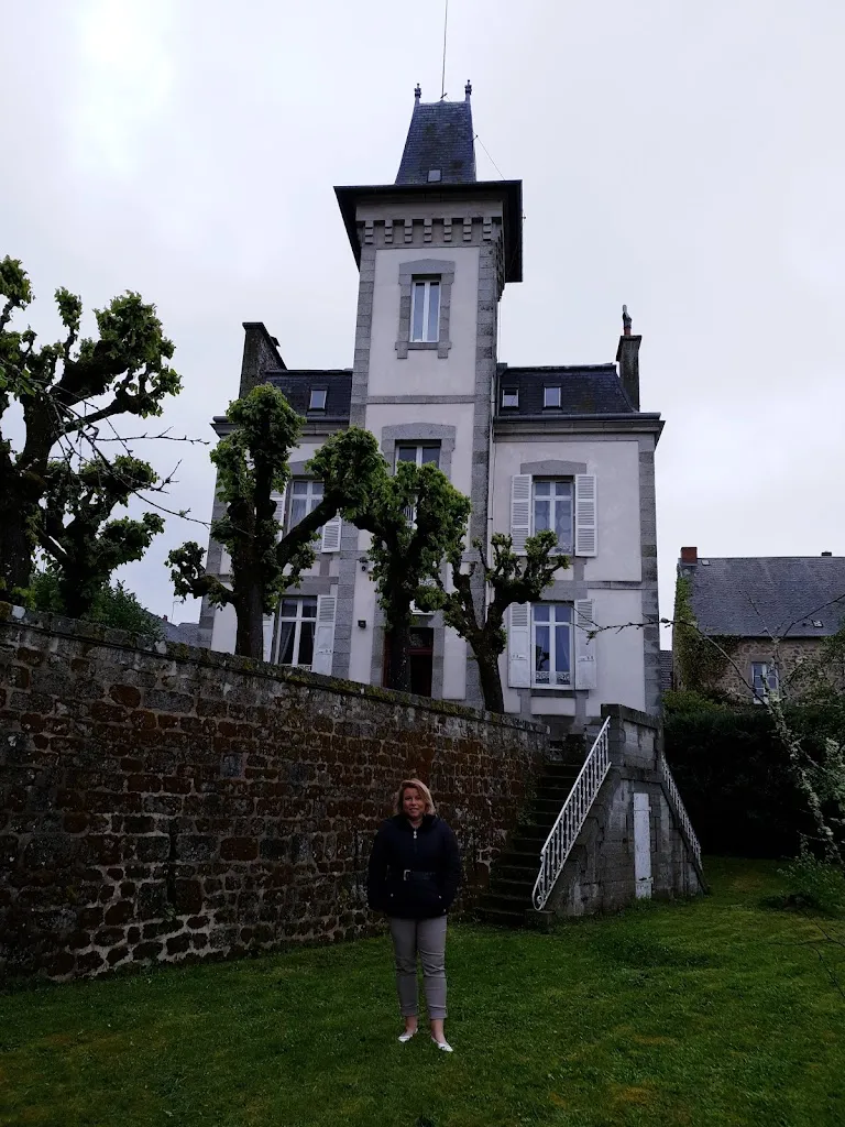 chris L_Louis's Home_Ahun_review