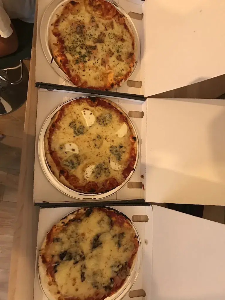 Pizza 24/24_Airvault_slider_image_3