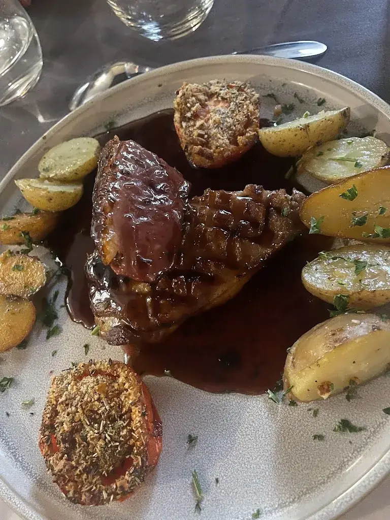 Logis Le Relais du Chapeau Rouge - Hôtel 3 étoiles restaurant - Groupe Logis Hôtel_Saint-Loup-Lamairé_slider_image_2