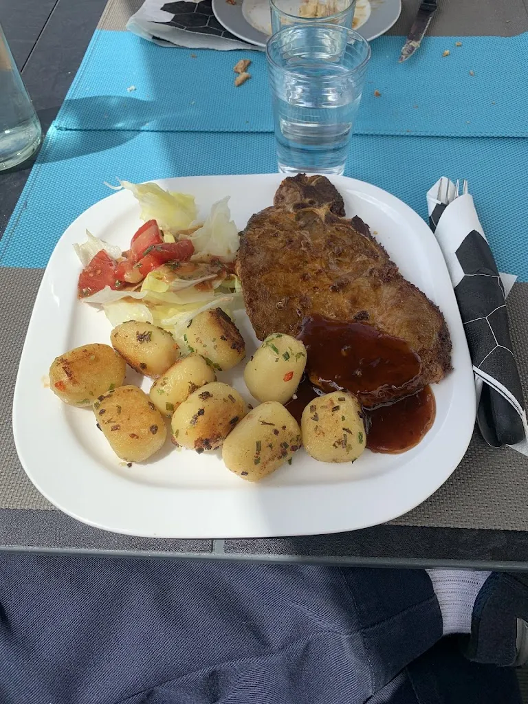 Maxime lh_Au P Tit Resto_Niort_reseña