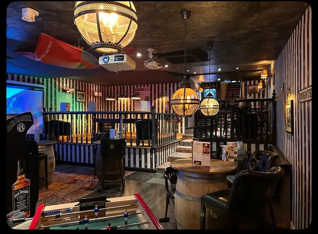 Au Bureau - Pub et Brasserie restaurant in Niort