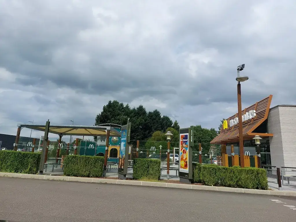 Mike G_McDonald's_Aixe-sur-Vienne_review