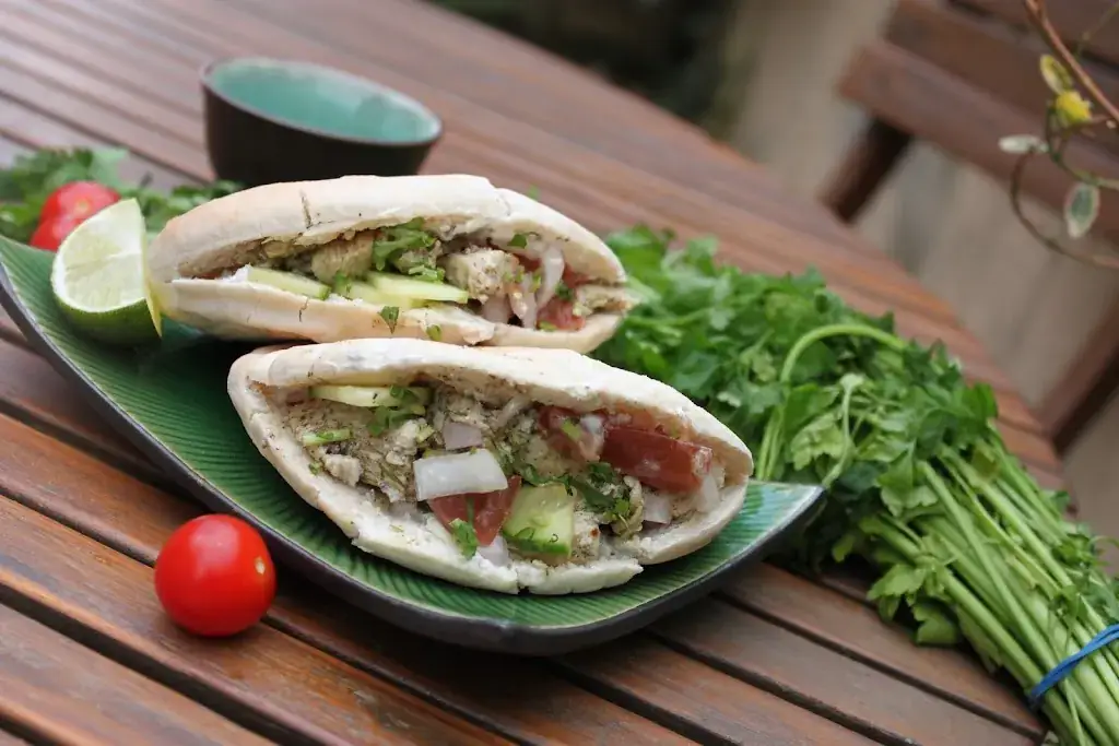 juste au coin d'la rue_Aixe-sur-Vienne_slider_image_2