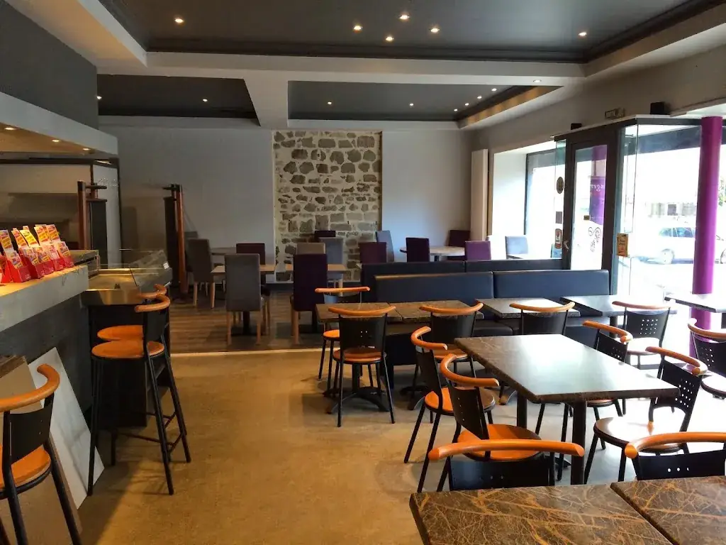 Le Cadet restaurant in Objat