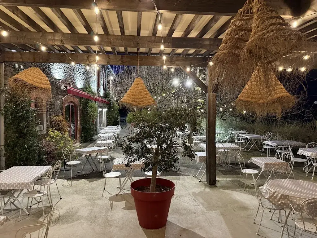 Varioplant AG pflegt und baut Gärten_La Pause_L'Étrat_review