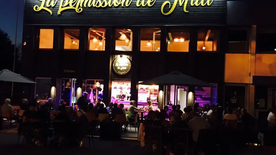 La Permission De Midi_L'Étrat_slider_image_1