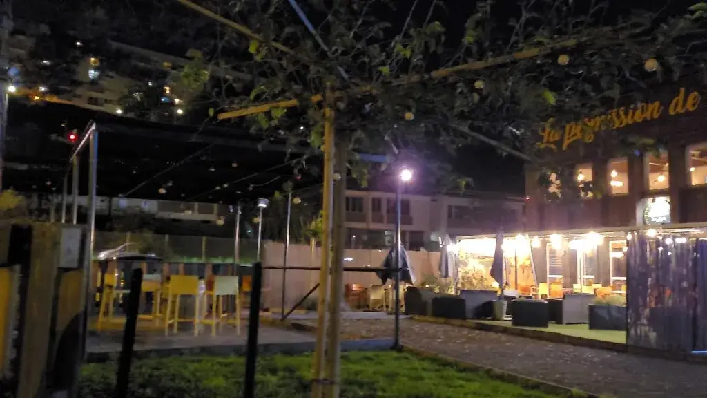 La Permission De Midi_L'Étrat_slider_image_2