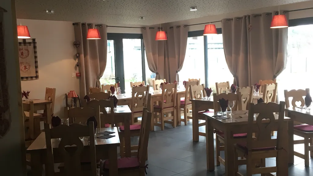 Auberge des Trois Clochers_Saint-Léger-la-Montagne_slider_image_1