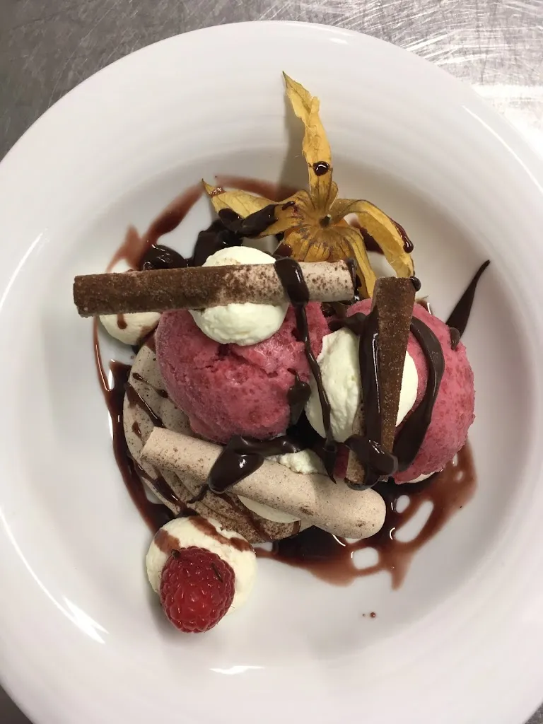 Auberge des Trois Clochers_Saint-Léger-la-Montagne_slider_image_2