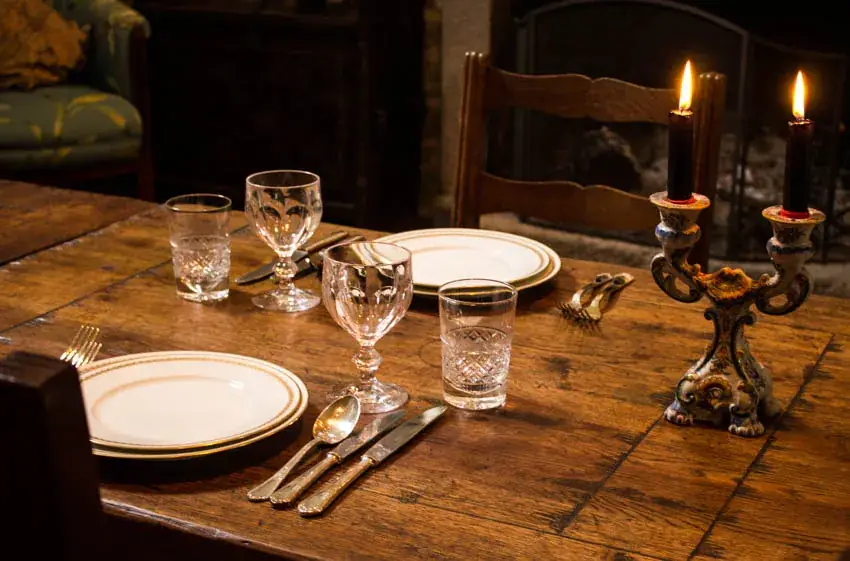 Les Chenes restaurant in Saint-Léger-la-Montagne