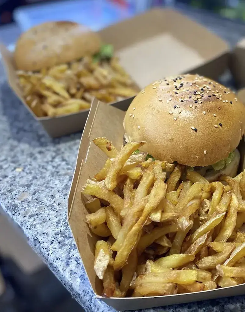 Les Deux B_Jussac_slider_image_1