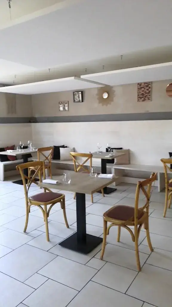 Restaurant C.garonne_Saint-Louis-de-Montferrand_slider_image_2