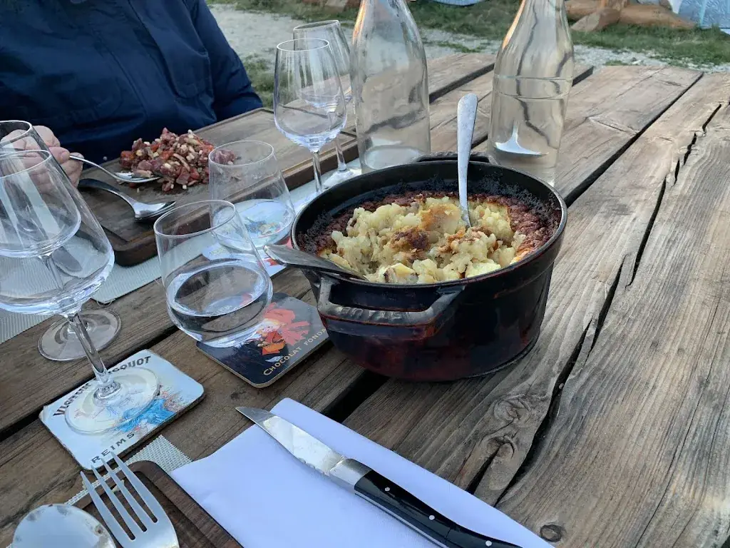 flavie bravard_Bulle de Salers_Saint-Simon_review