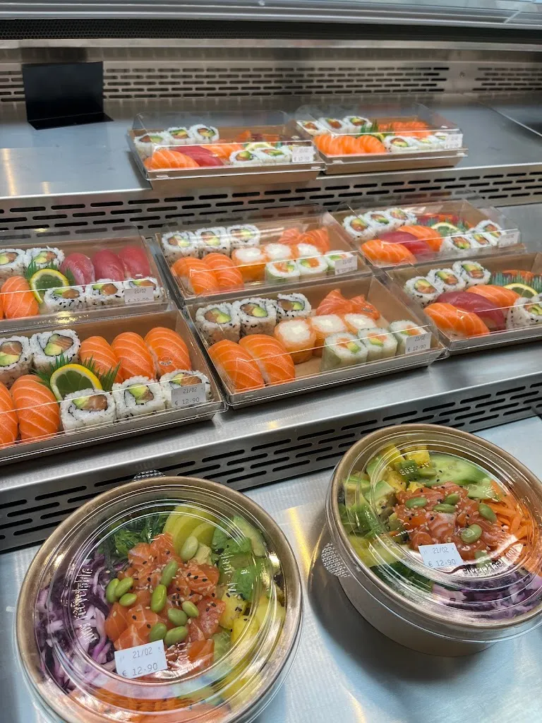 L’Escale Sushi Sainte-Eulalie restaurant in Sainte-Eulalie