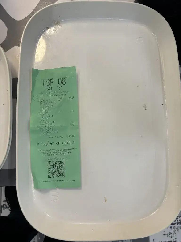 Mariana V_McDonald's_Sainte-Eulalie_review