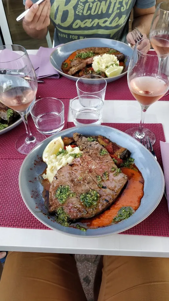 Chelle V_A TABLE !_Anglet_review