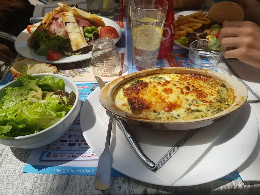 Le Petit Café_Roche-sur-Foron_slider_image_2