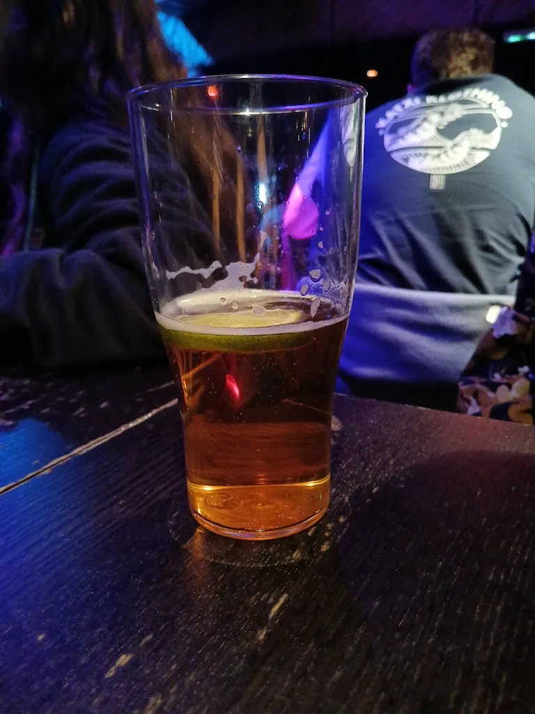 E. Londaiz_Jungle Café restaurant anglet festif , bar , boite de nuit tapas , groupe et cocktails_Anglet_review